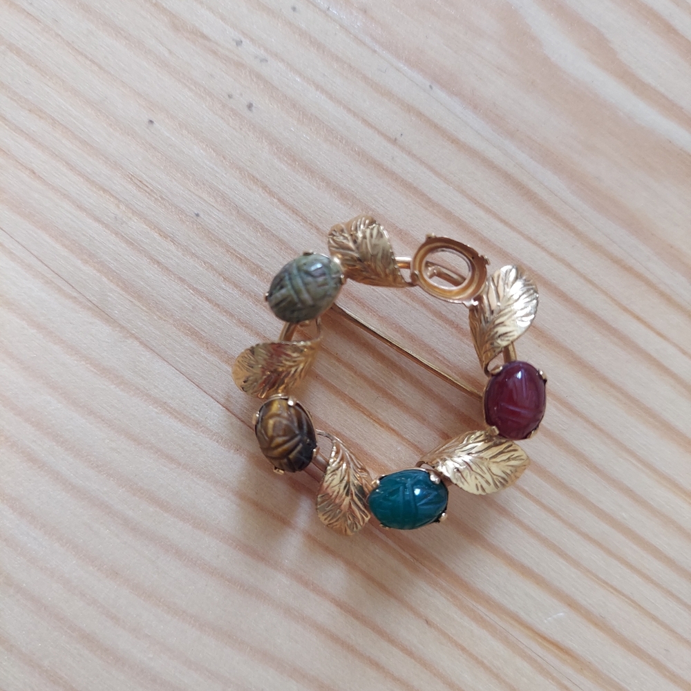 Wreath Brooch